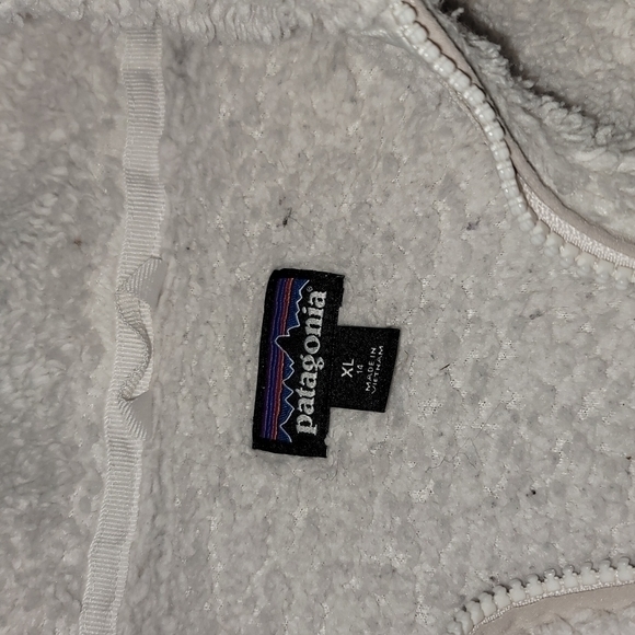 Patagonia Birch White Sherpa Fleece Jacket. Girl's XL (14) Good Condition - Picture 3 of 7